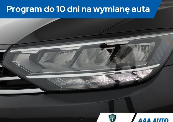 Volkswagen Passat cena 76000 przebieg: 113845, rok produkcji 2020 z Brusy małe 211